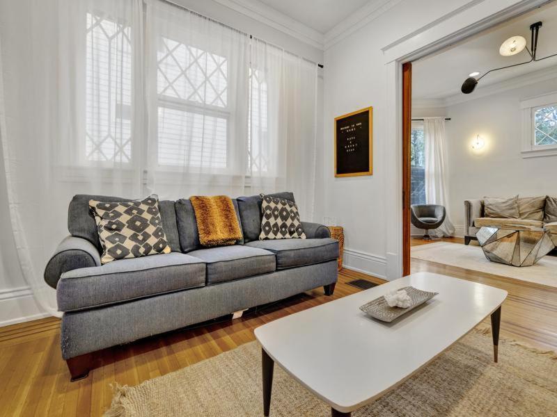 Modern 3br Cozy & Pet-friendly Retreat Holiday home Louisville